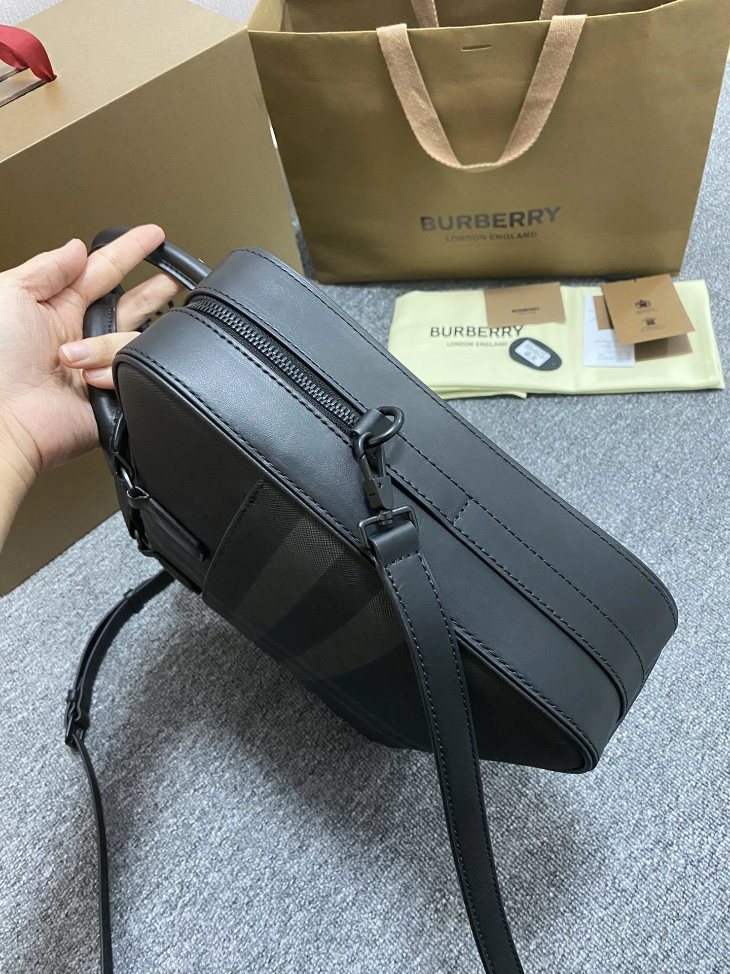 MOMO-- 80660911 item:D-B000B2920