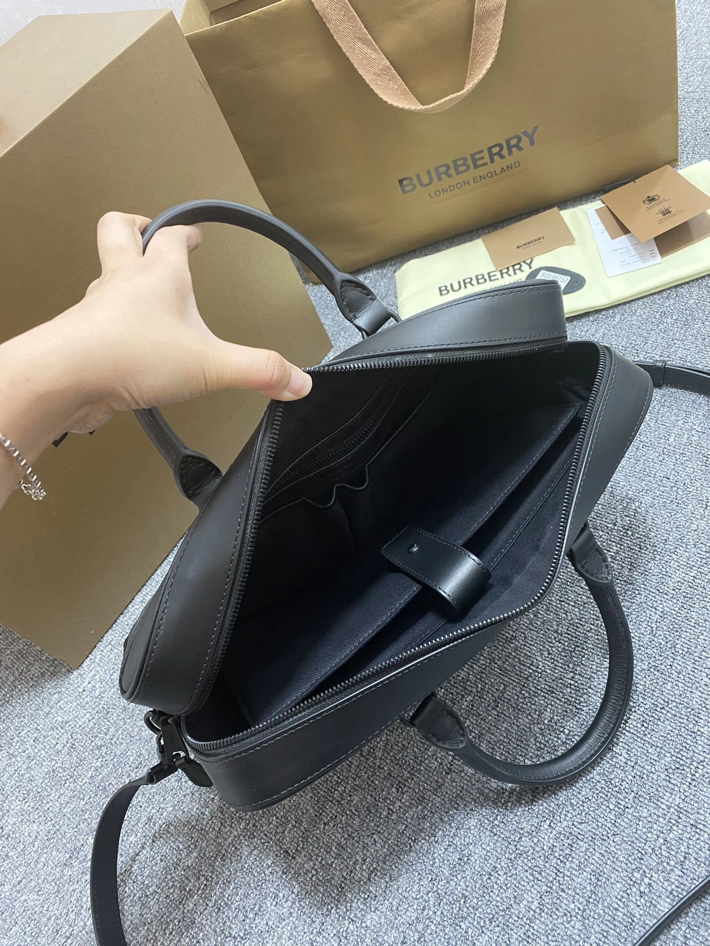MOMO-- 80660911 item:D-B000B2920