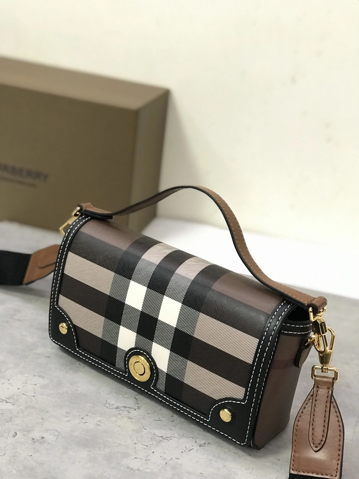 MOMO-- 80661671 item:D-B278A2272R