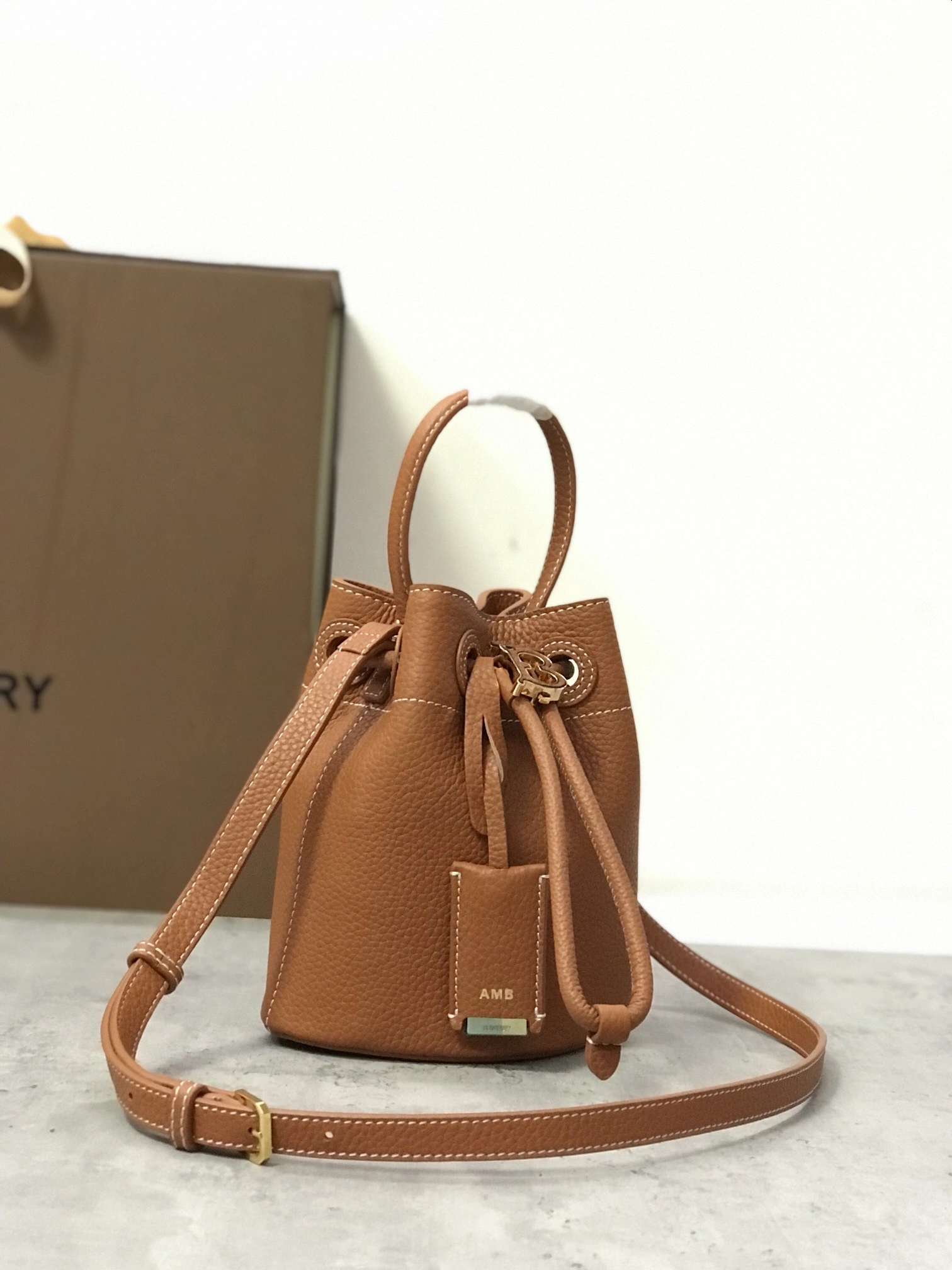 &MOMO-- 80661831 item:D-B278A2282R