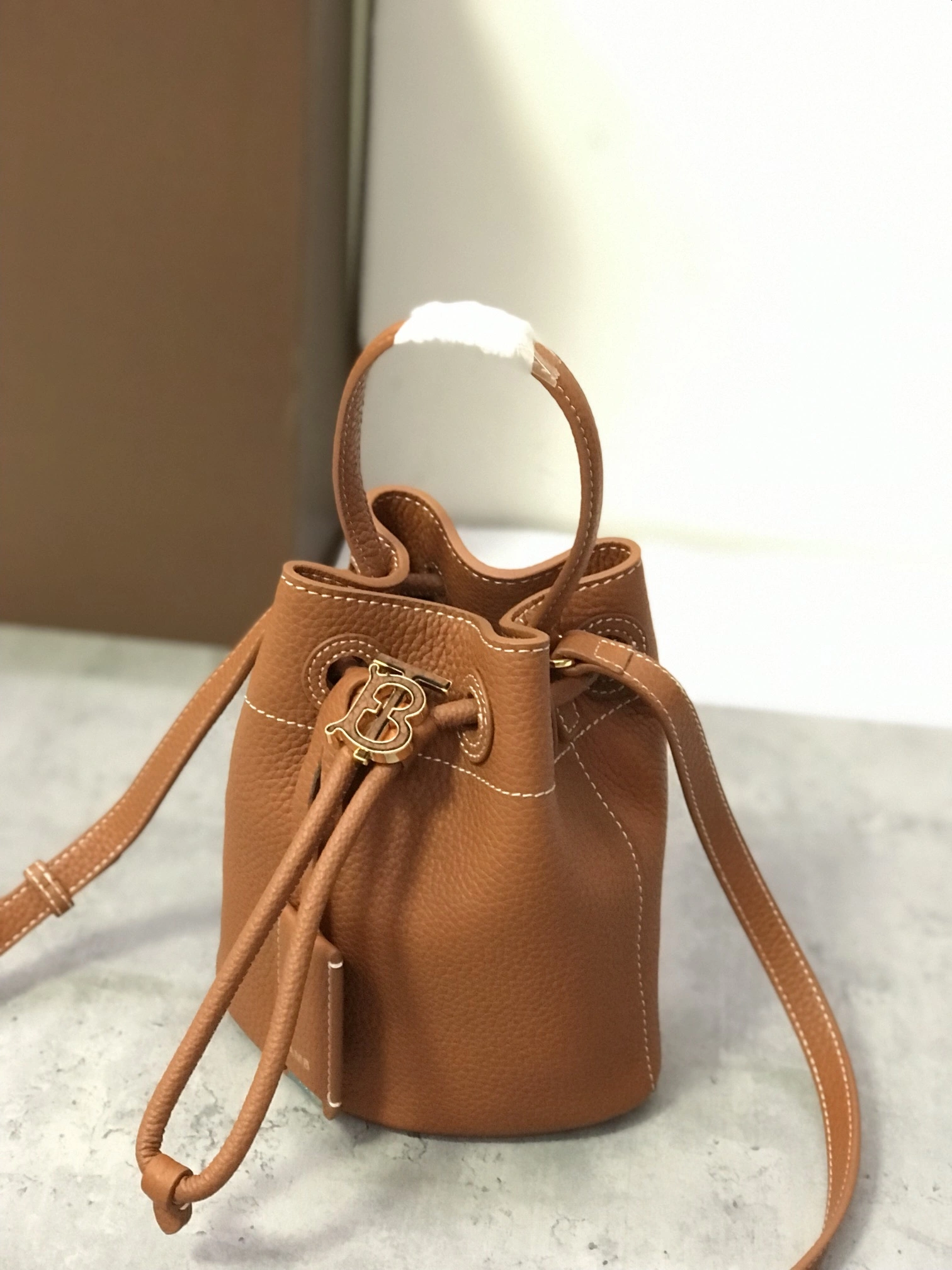 &MOMO-- 80661831 item:D-B278A2282R