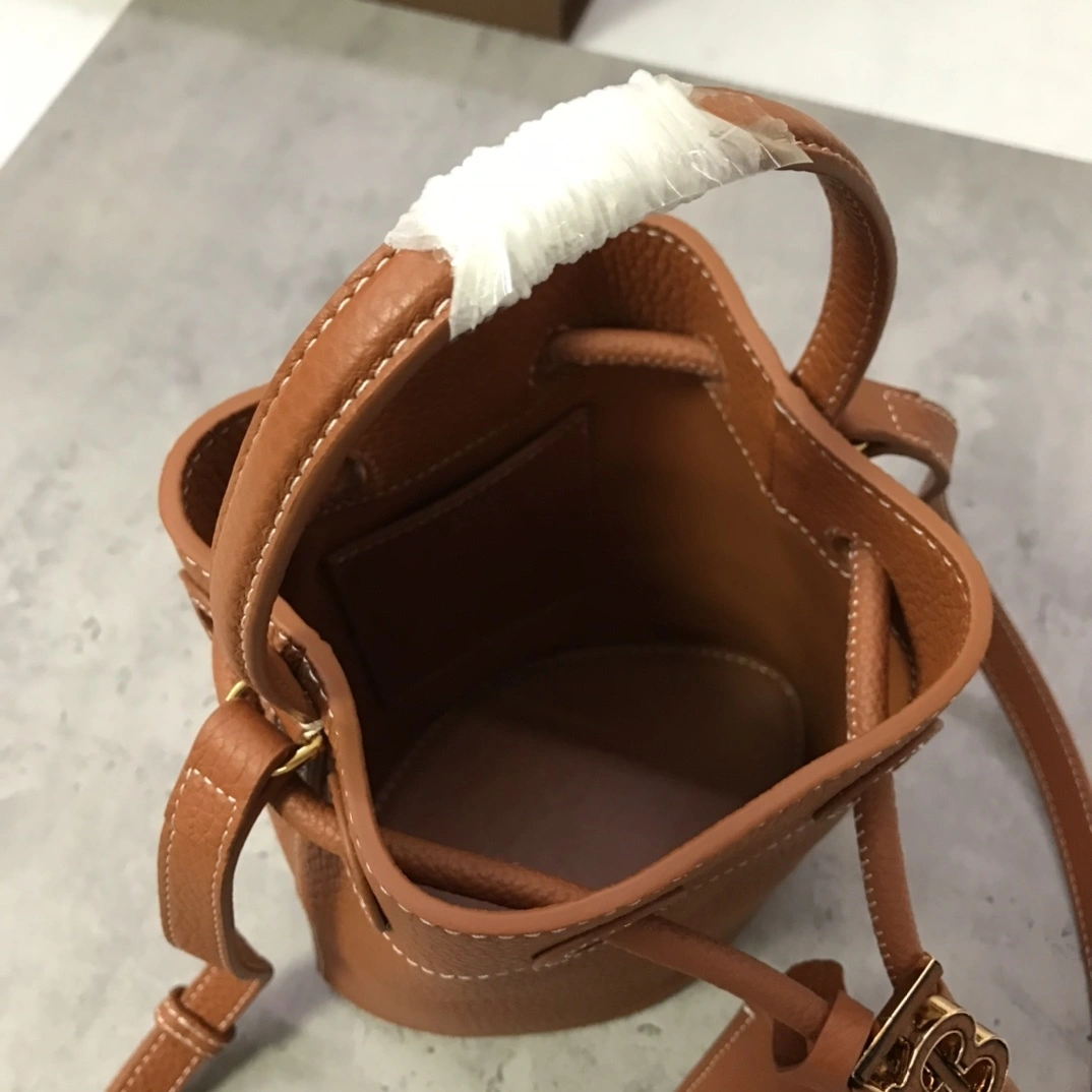 &MOMO-- 80661831 item:D-B278A2282R