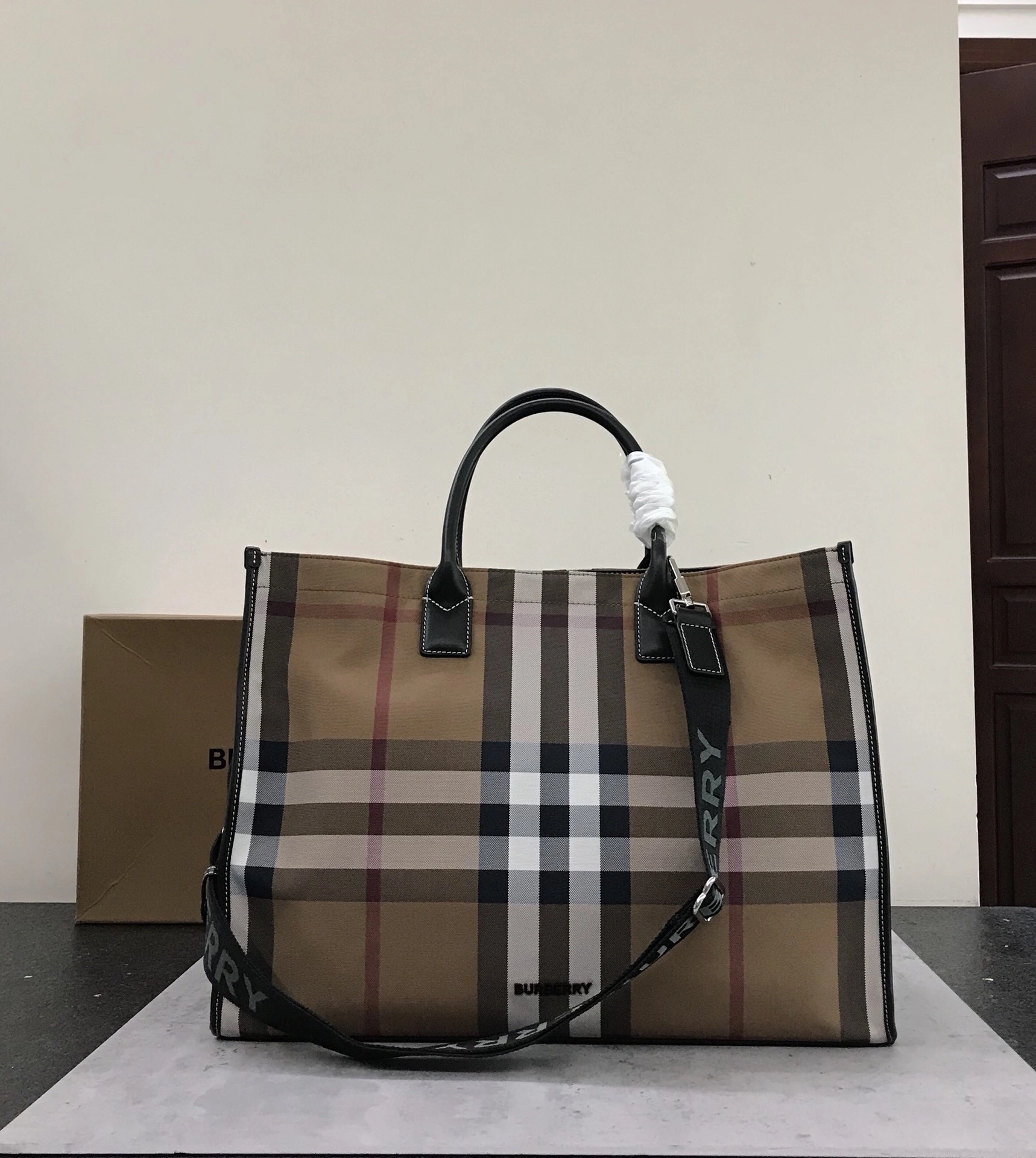MOMO-- 80662411 item:D-B278A2224R