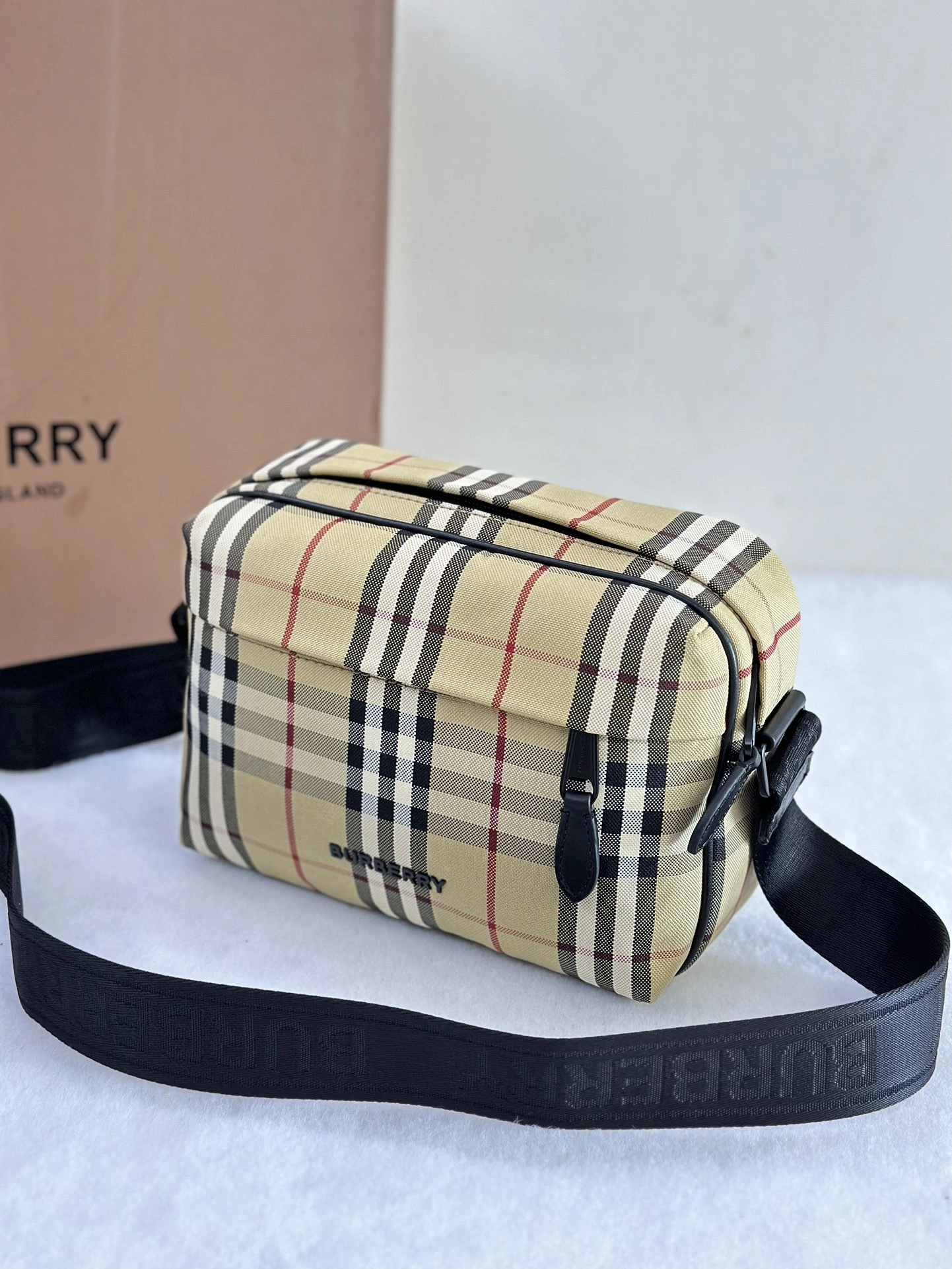&MOMO-- 80697601 item:D-B278A2241R