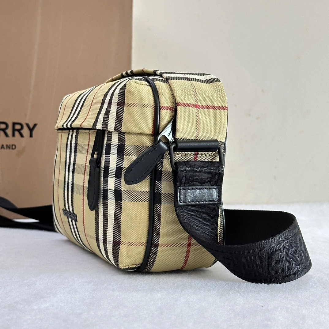 &MOMO-- 80697601 item:D-B278A2241R