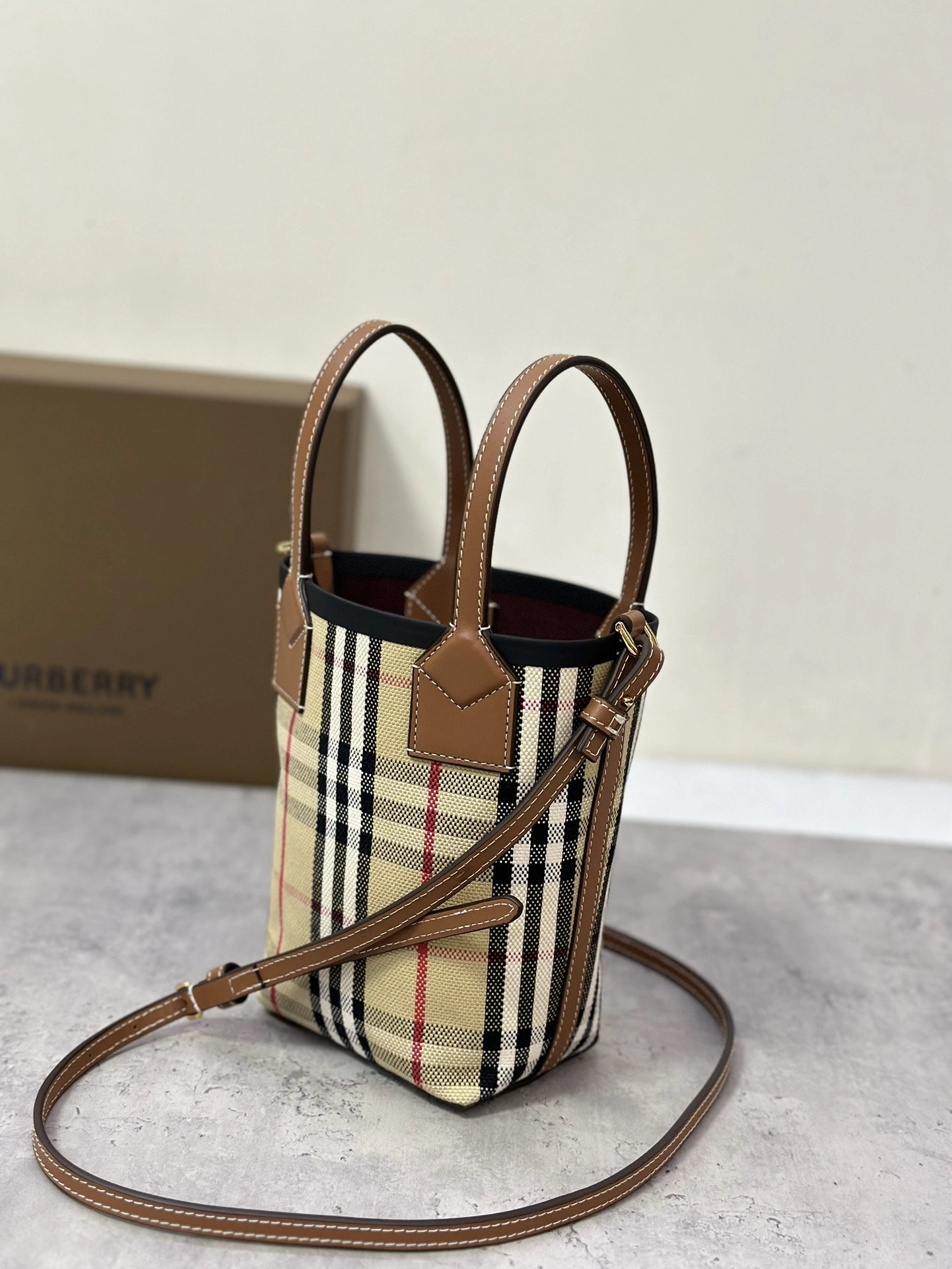 MOMO-- 80704611 item:D-B278A2269R