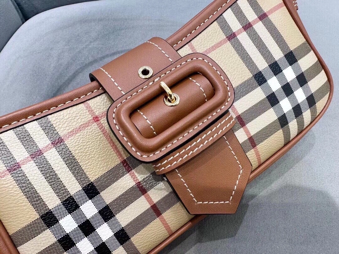 MOMO-- 80705631 item:D-B000A2427R