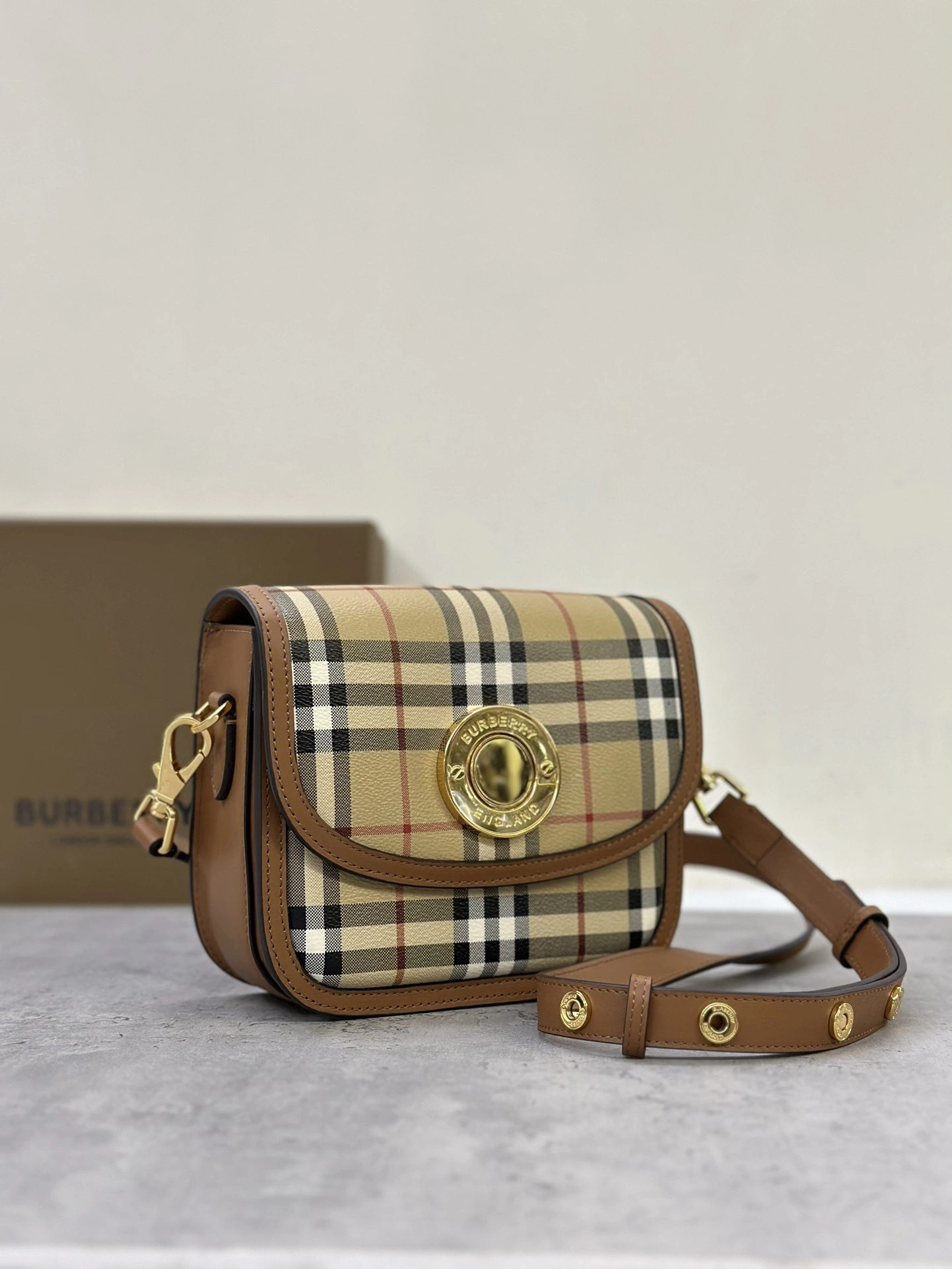MOMO-- 80713561 item:D-B278A2270R