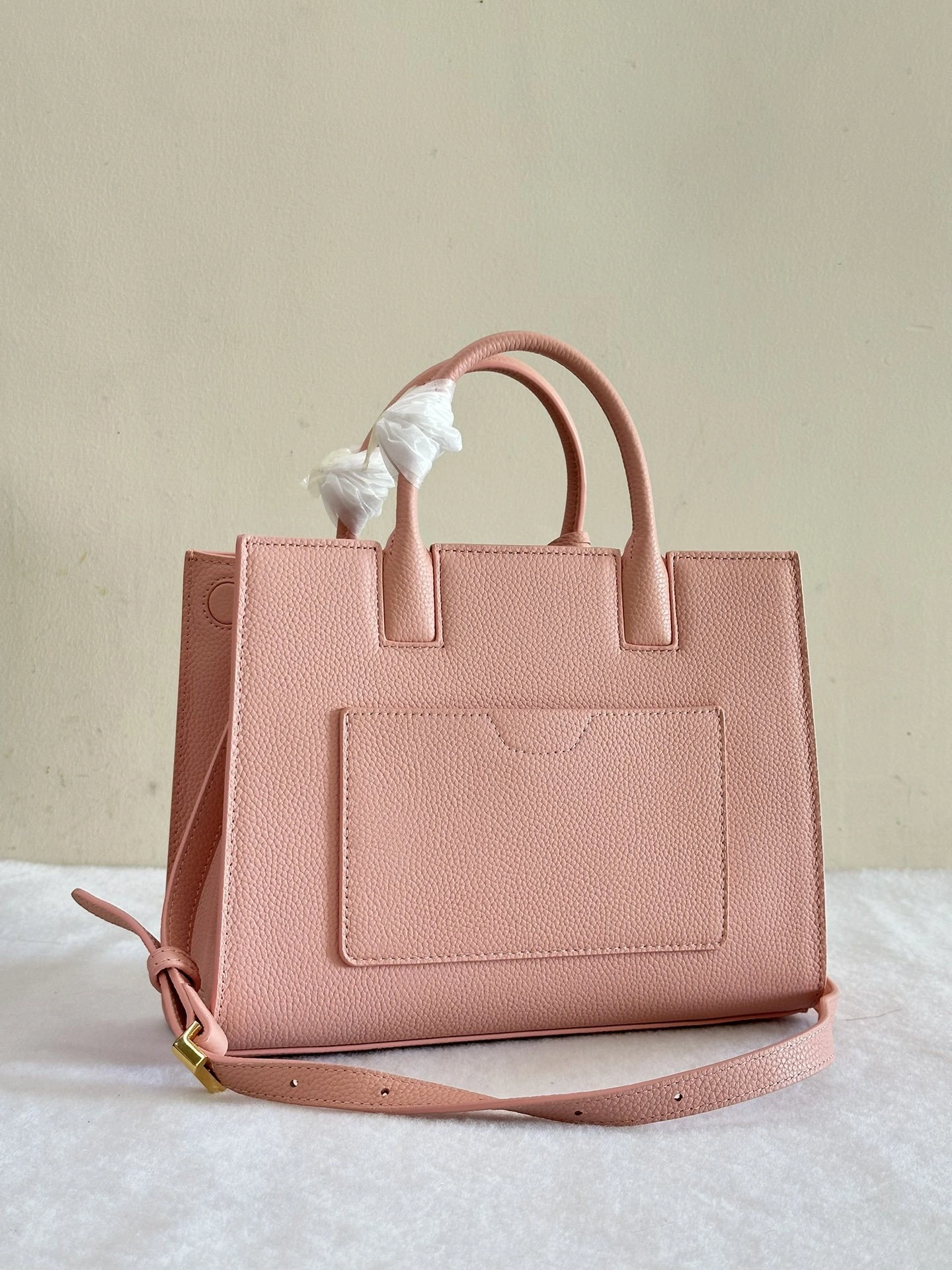 MOMO-- 8072513 item:D-B278A2247R