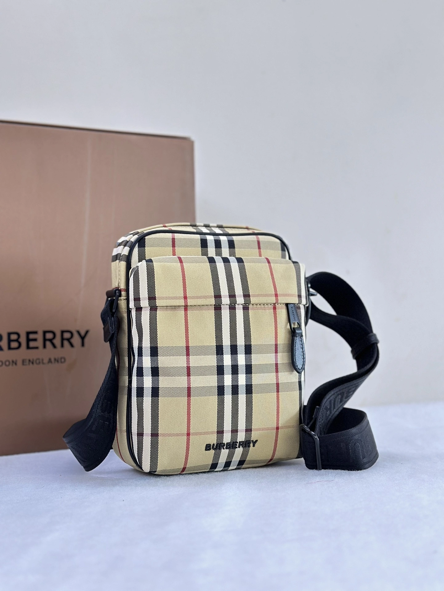 MOMO-- 80732731 item:D-B278A2242R