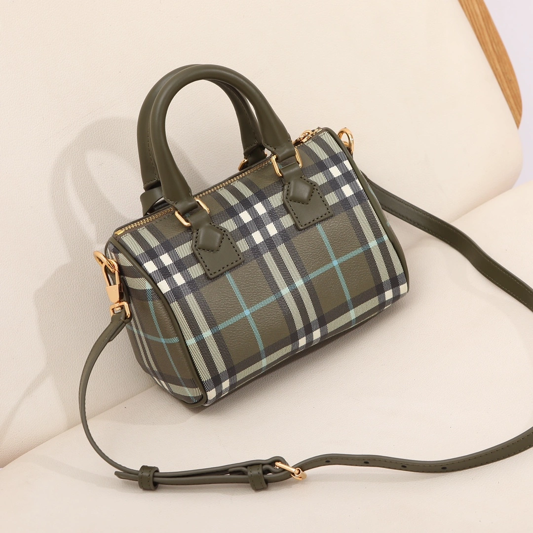 MOMO-- 80745121 item:D-B000A2431R