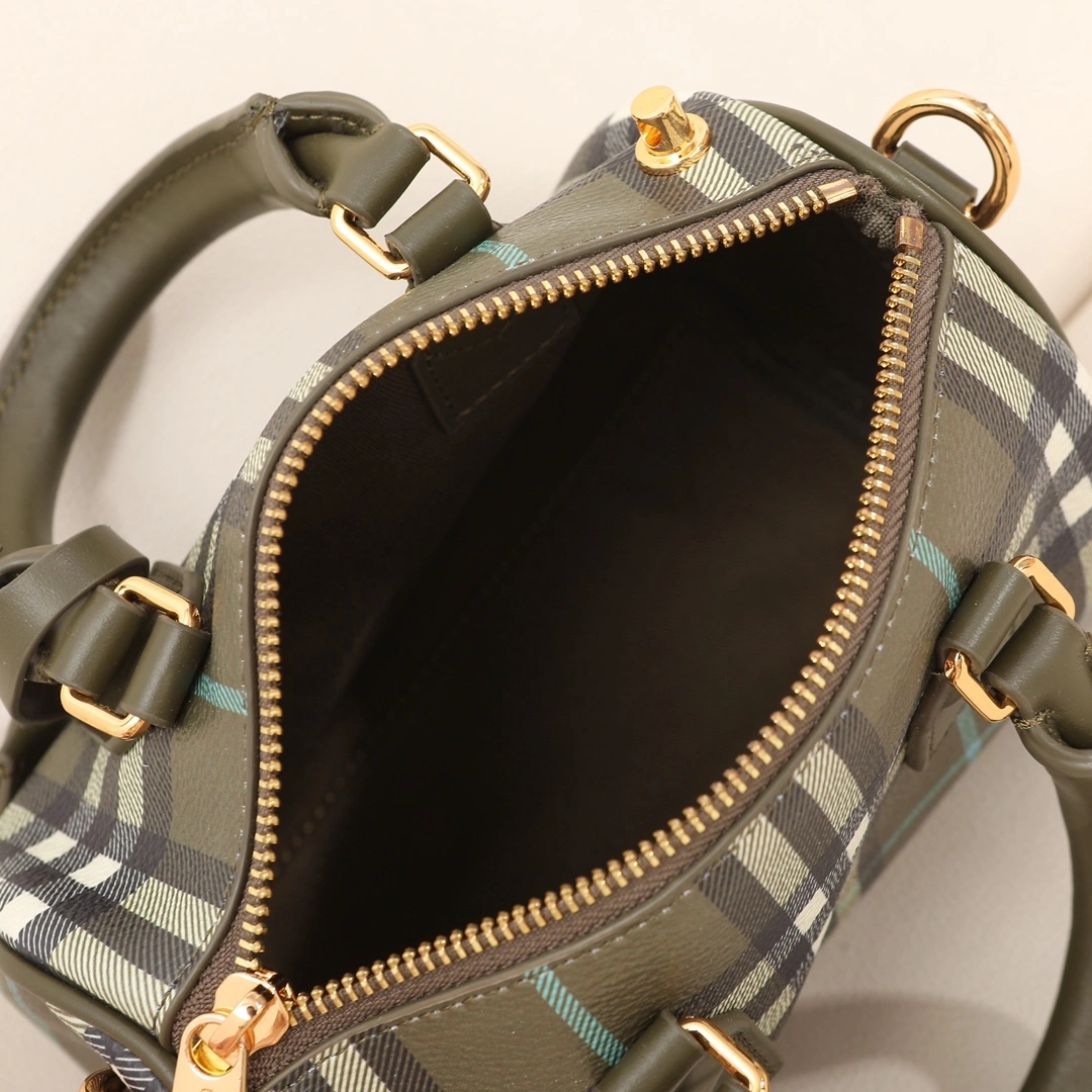 MOMO-- 80745121 item:D-B000A2431R