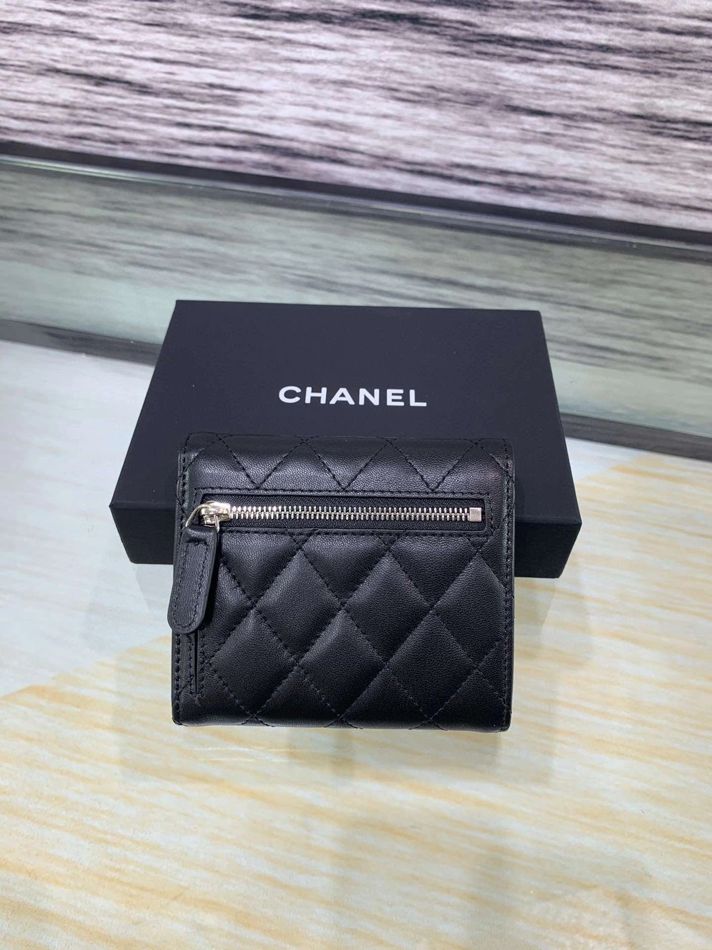 MOMO---82288 Lambskin item : A-B00G2702