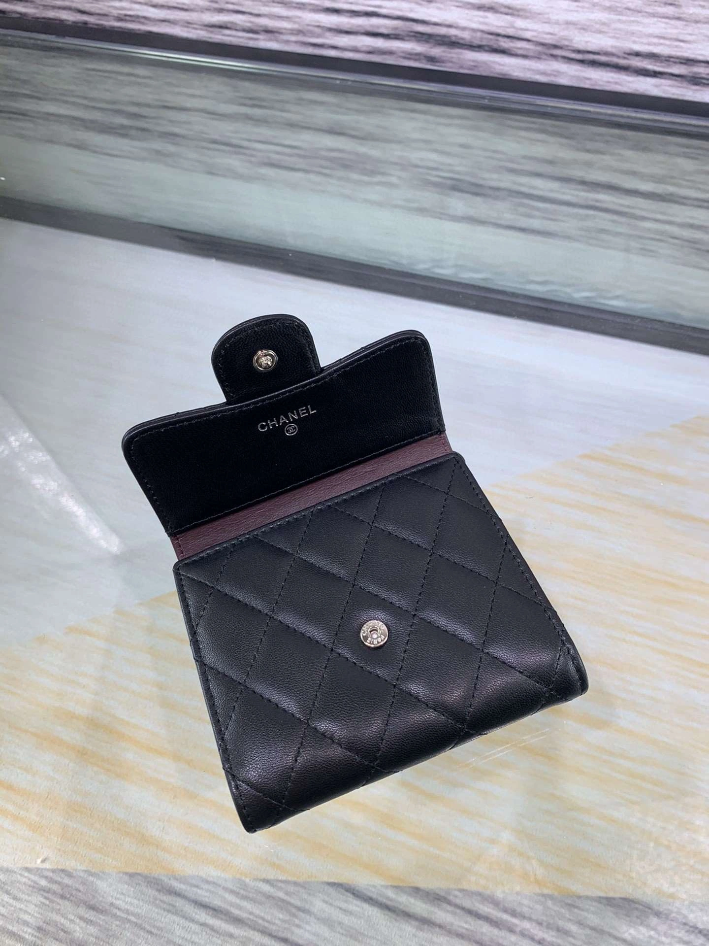 MOMO---82288 Lambskin item : A-B00G2702