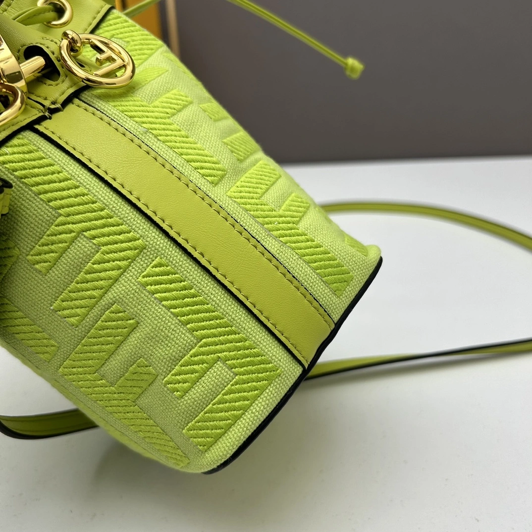 MOMO-- 8BS010-AKKW-F1JCP item：C-B118H1707R