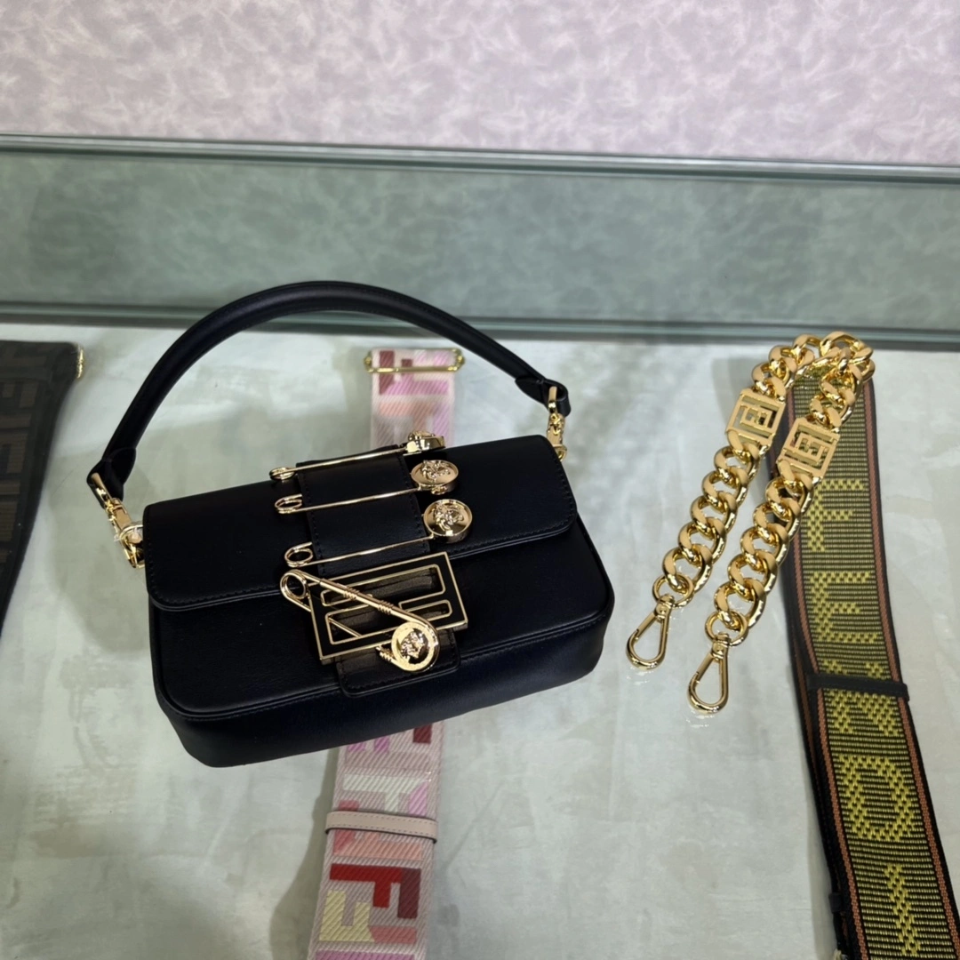 MOMO-- 8BS066-AJT6-F0KUR item：C-B063H1747R