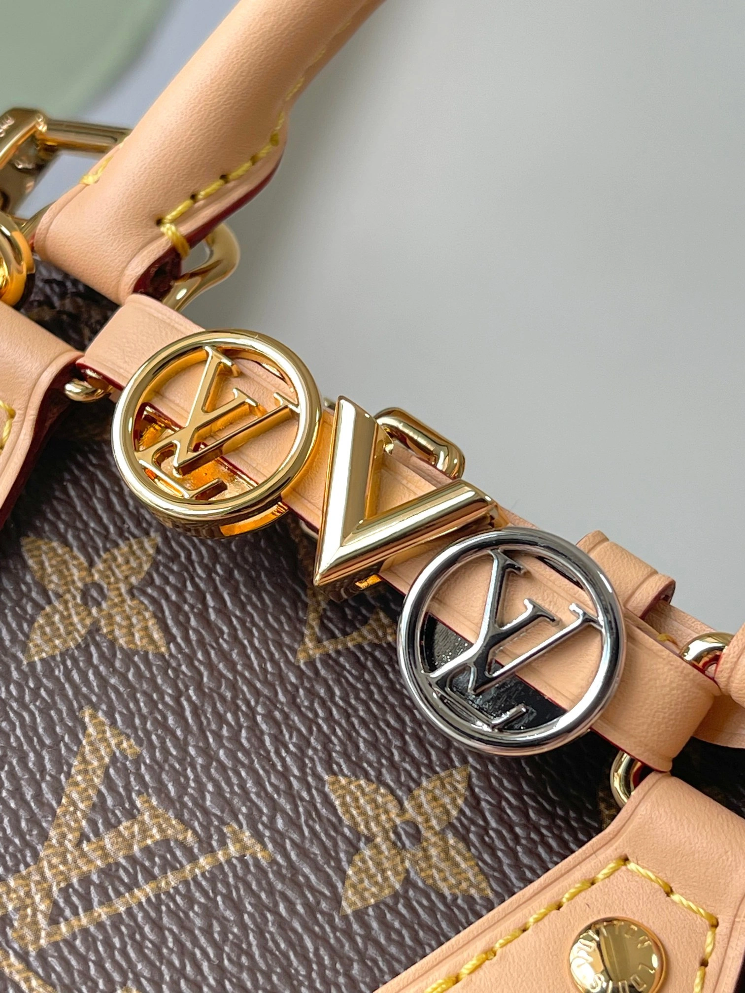 MOMO-- 8V K00015 high quality version item:E-B000I1013