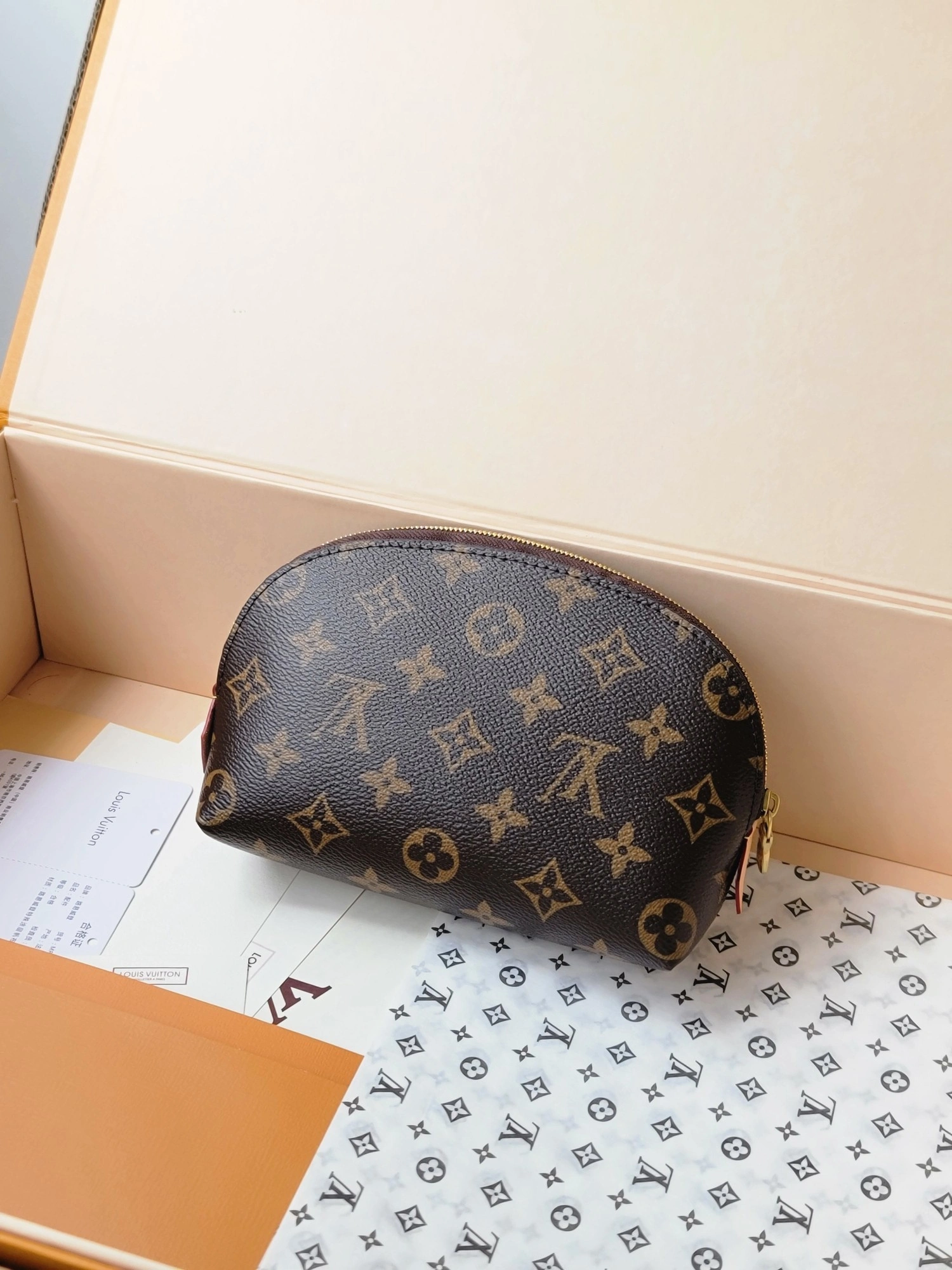 MOMO-- 8V M 13766 item:E-B563F1902