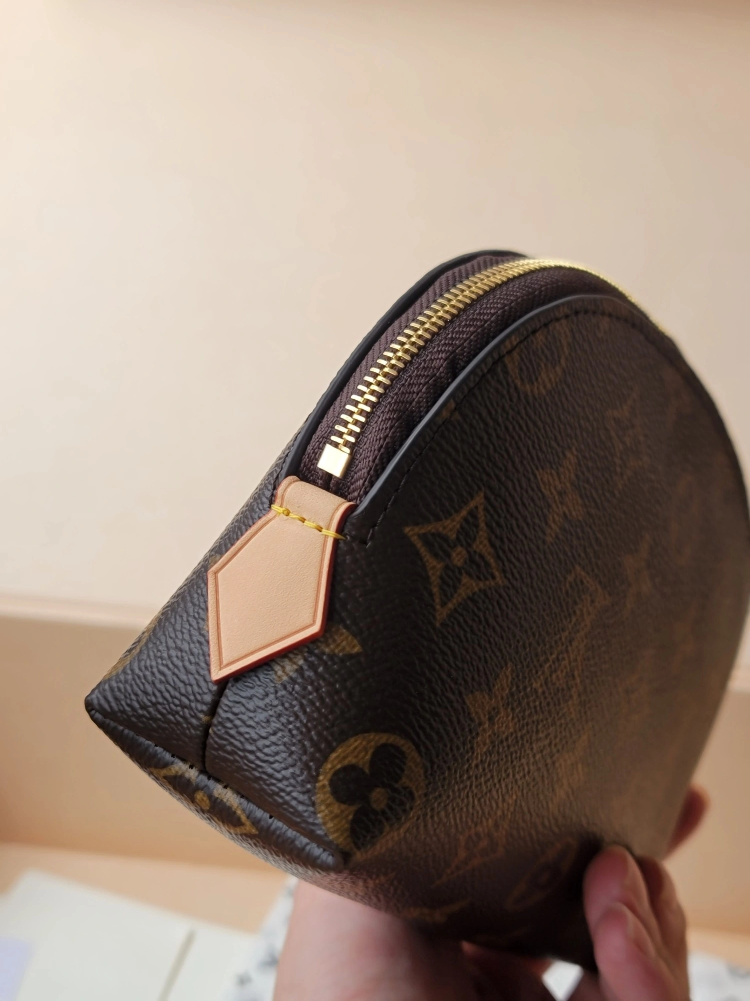 MOMO-- 8V M 13766 item:E-B563F1902