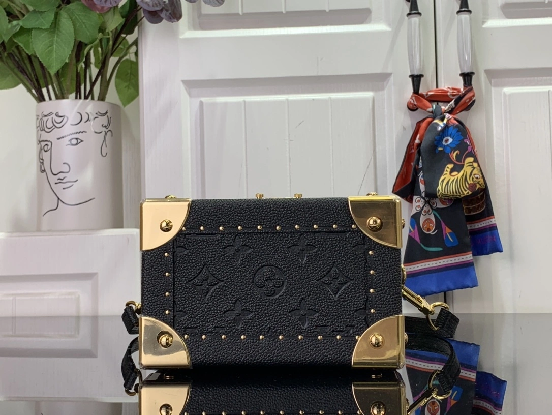 MOMO-- 8V M11131 Camera Box item:D-B174E2718