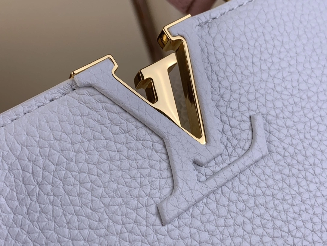 MOMO-- 8V M11343 high quality version Capucines item:E-B000B2338