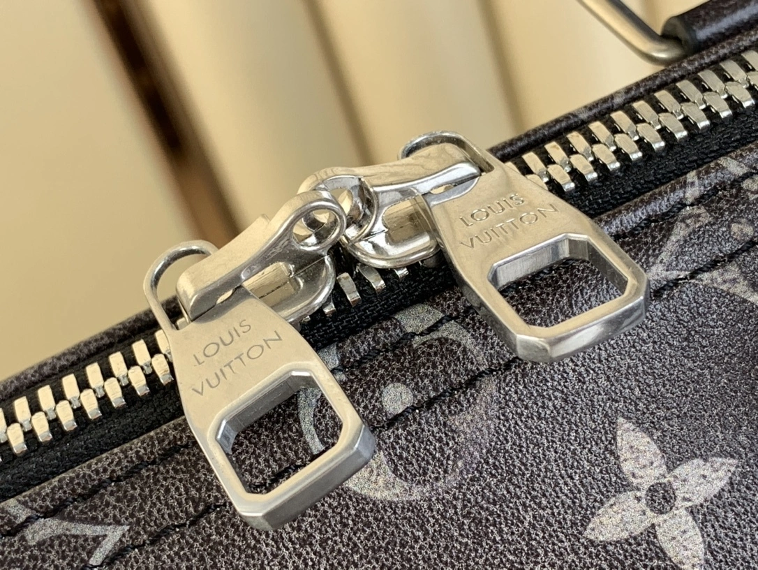 MOMO-- 8V M11596 high quality version cowhide item:E-B000A1705