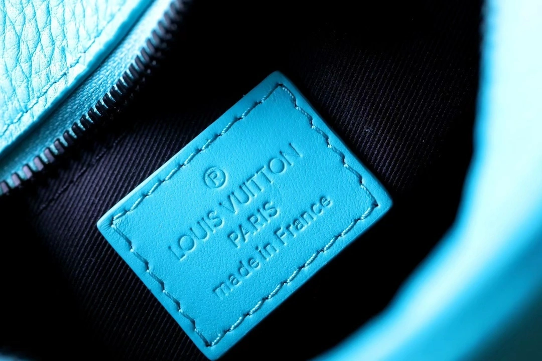 MOMO-- 8V M11673 MINISOFTTRUNK item:D-B000H0109