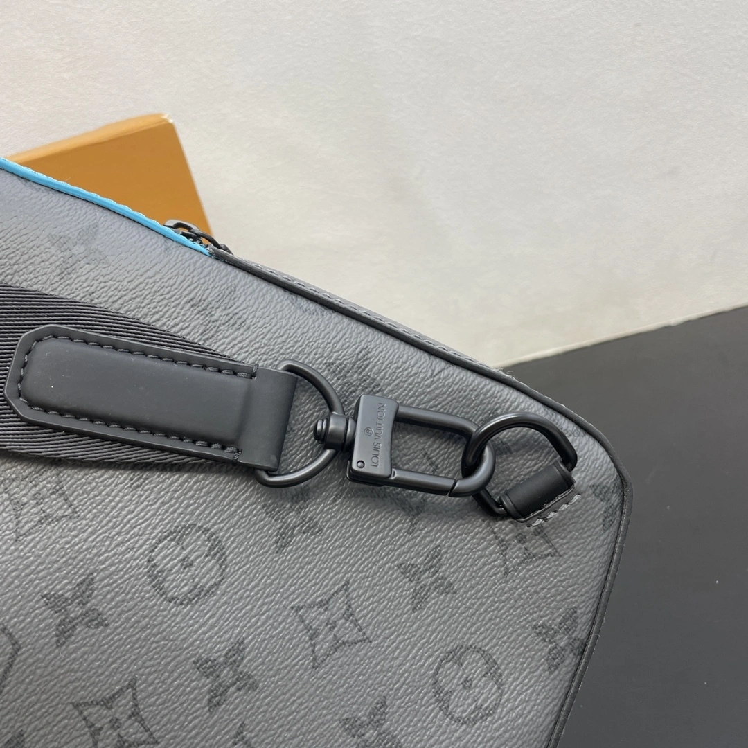 MOMO-- 8V M11703 Avenue cowhide item:D-B183G3102