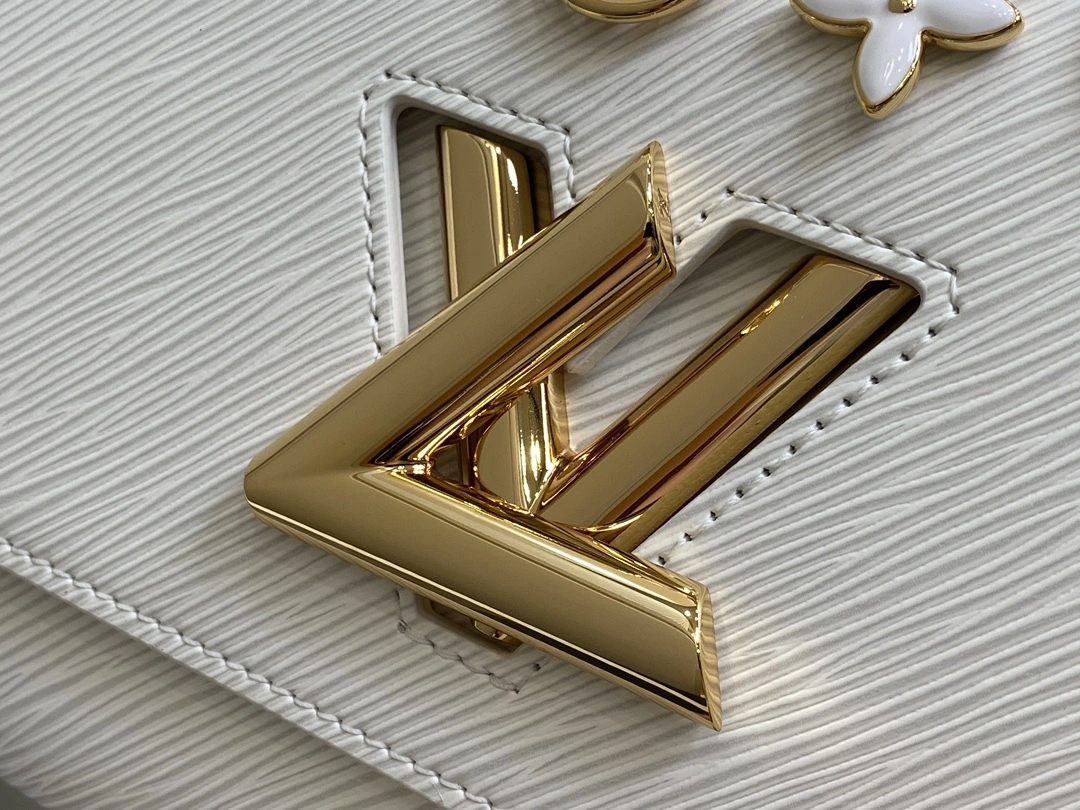 MOMO-- 8V M11724 high quality version Twist cowhide item:E-B000C0525
