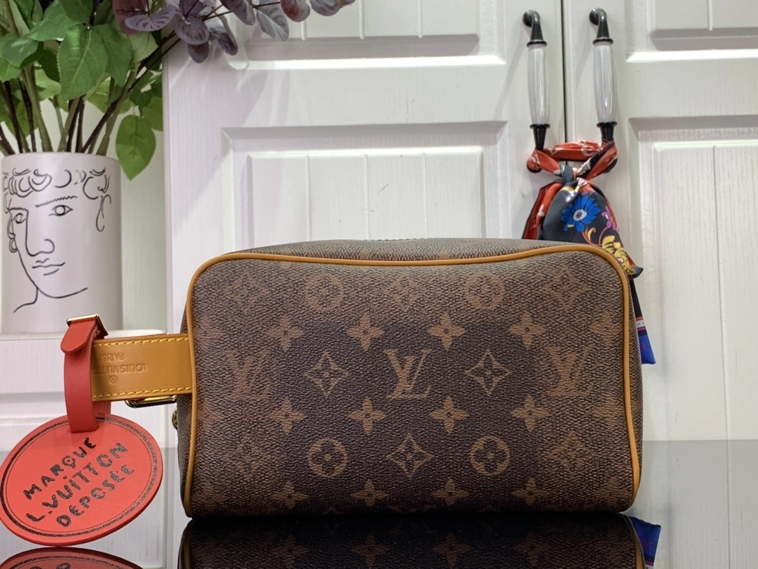 MOMO-- 8V M11765 Locker Dopp Kit item:D-B174G2120
