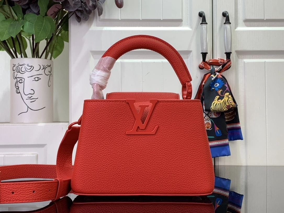 MOMO-- 8V M11798 high quality version Capucines cowhide item:E-B174C0541