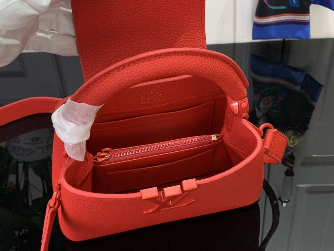 MOMO-- 8V M11798 high quality version Capucines cowhide item:E-B174C0541