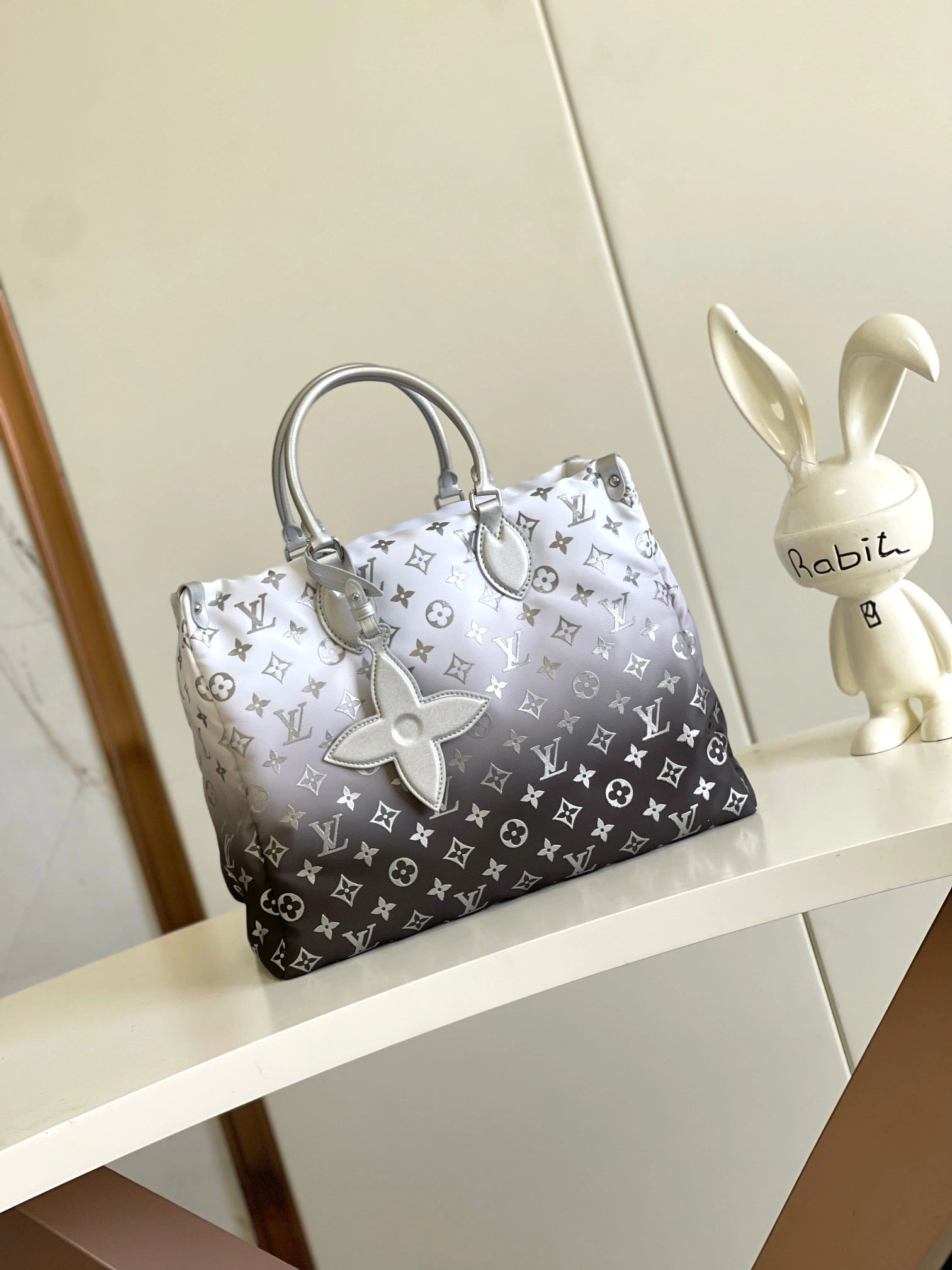 MOMO-- 8V M11847 high quality version OnTheGo Snow cowhide item:E-B000C0597