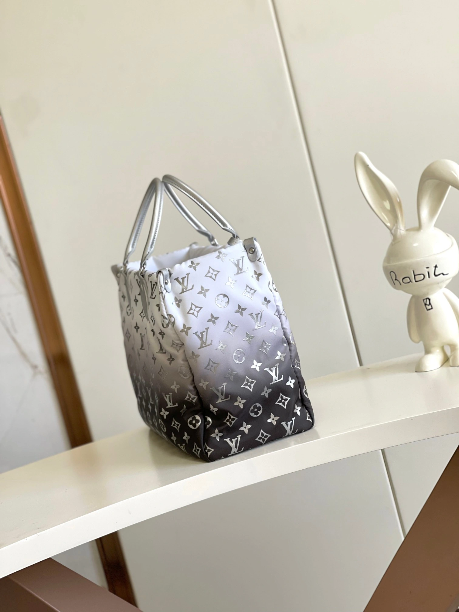 MOMO-- 8V M11847 high quality version OnTheGo Snow cowhide item:E-B000C0597