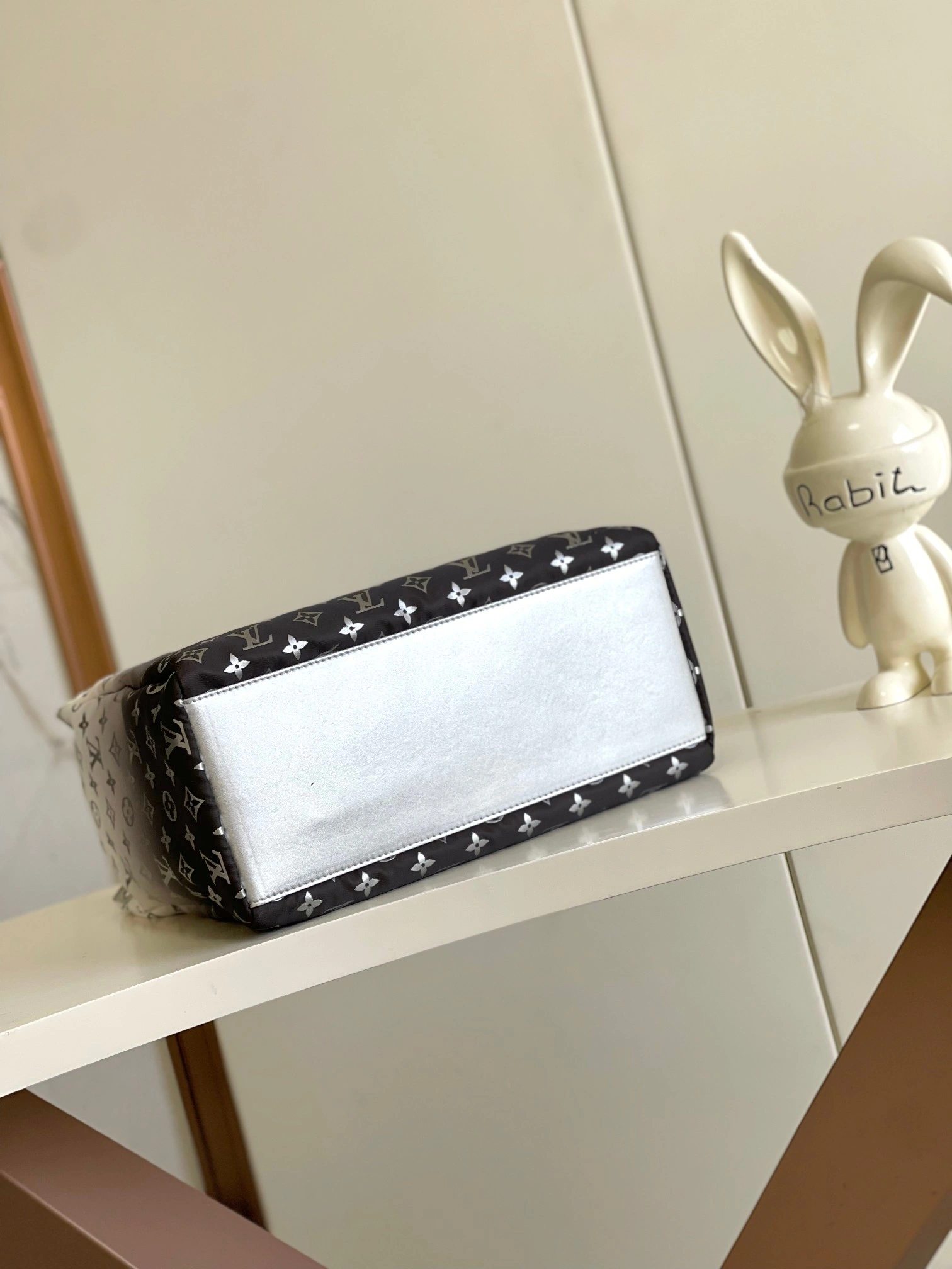 MOMO-- 8V M11847 high quality version OnTheGo Snow cowhide item:E-B000C0597