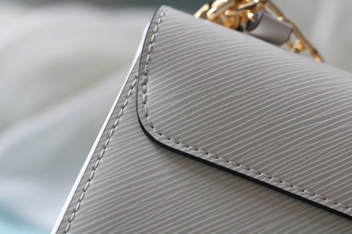 MOMO-- 8V M12028 high quality version Twist cowhide item:E-B000C0518