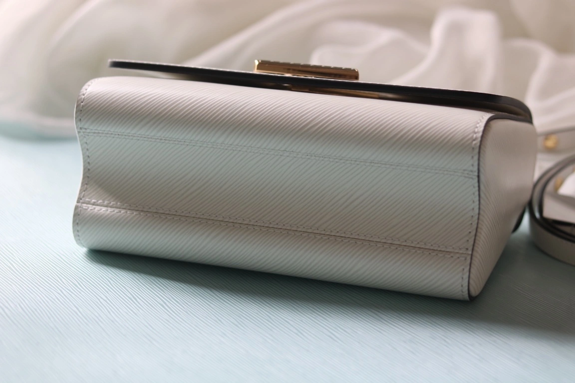 MOMO-- 8V M12028 high quality version Twist cowhide item:E-B000C0518