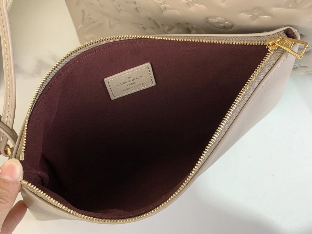 MOMO-- 8V M12071 high quality version Coussin Hobo MM item:E-B000C0208