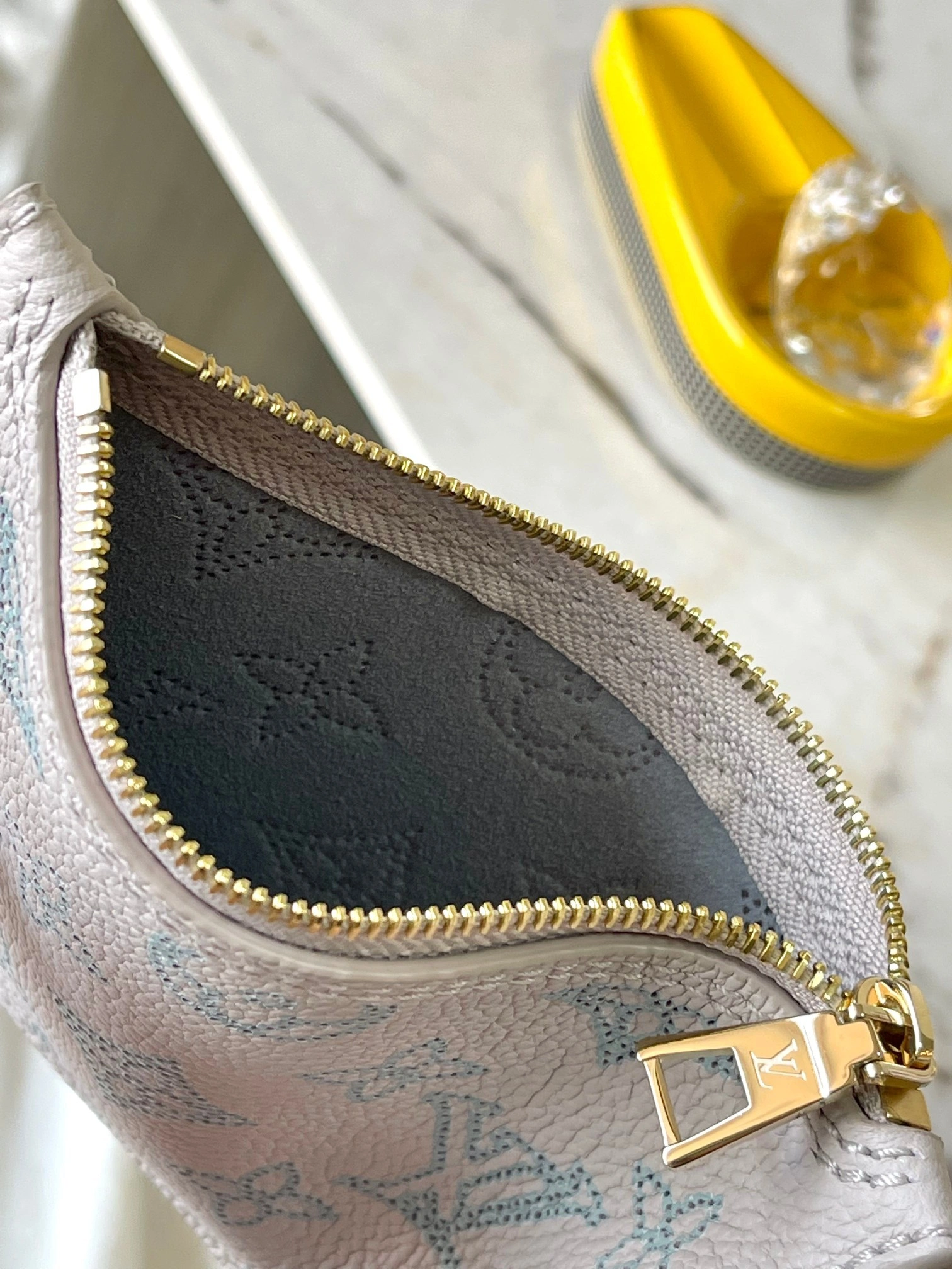 MOMO-- 8V M12088 high quality version Bella item:E-B106A1309