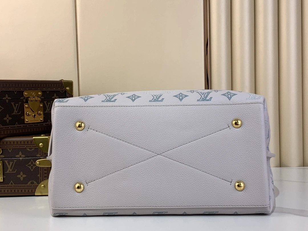 MOMO-- 8V M12093 high quality version Calfskin item:E-B000C0218