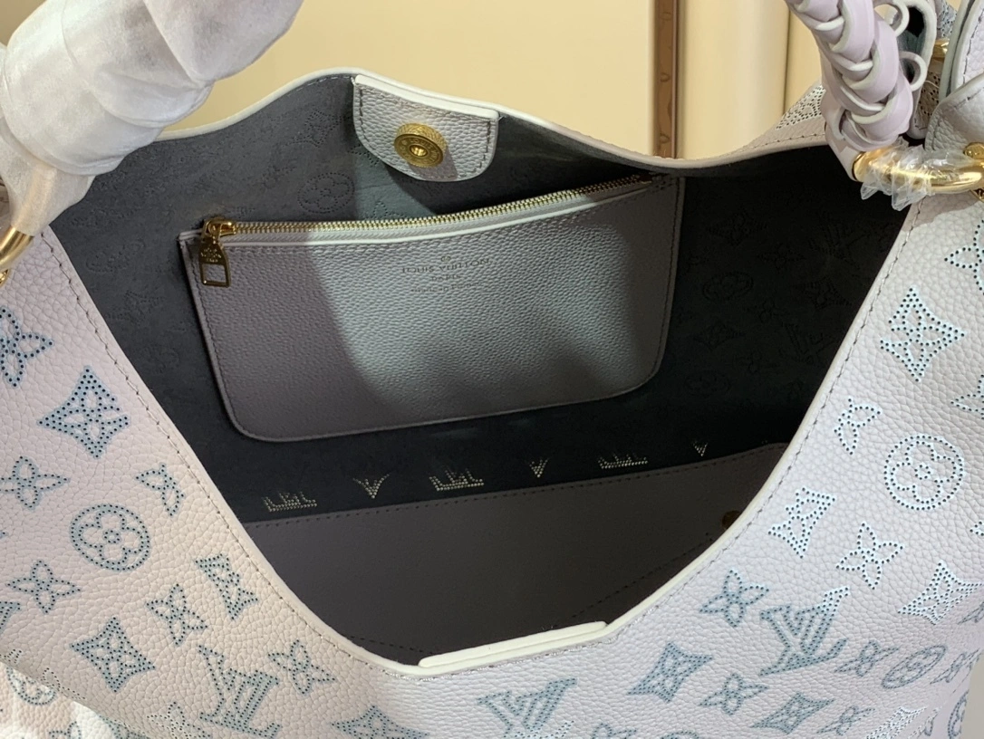 MOMO-- 8V M12093 high quality version Calfskin item:E-B000C0218