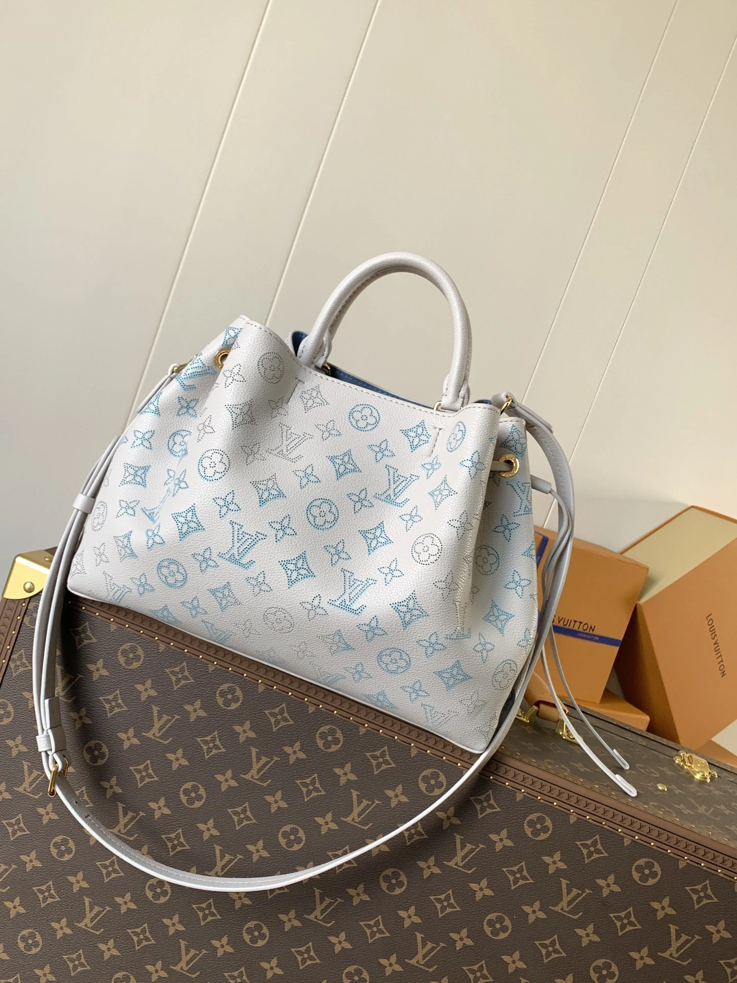 MOMO-- 8V M12127 high quality version Bella Tote cowhide item:E-B000A1311