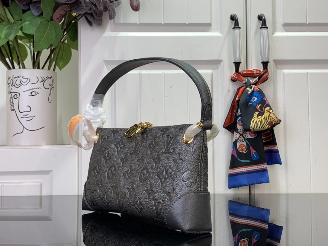 MOMO-- 8V M12174 high quality version Pochette Sèvres Ski item:E-B063C0229