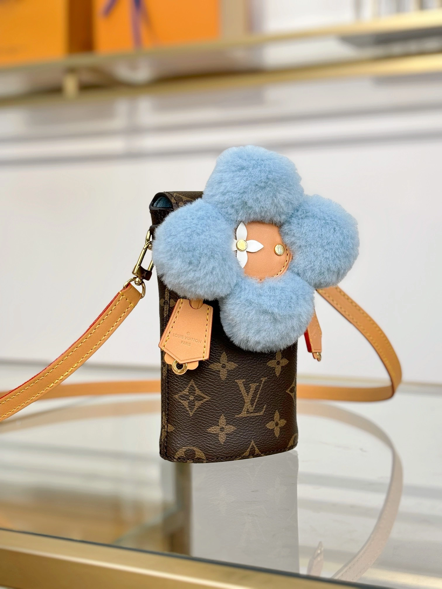 MOMO-- 8V M12269 high quality version VIVIENNE item:E-B000B2117