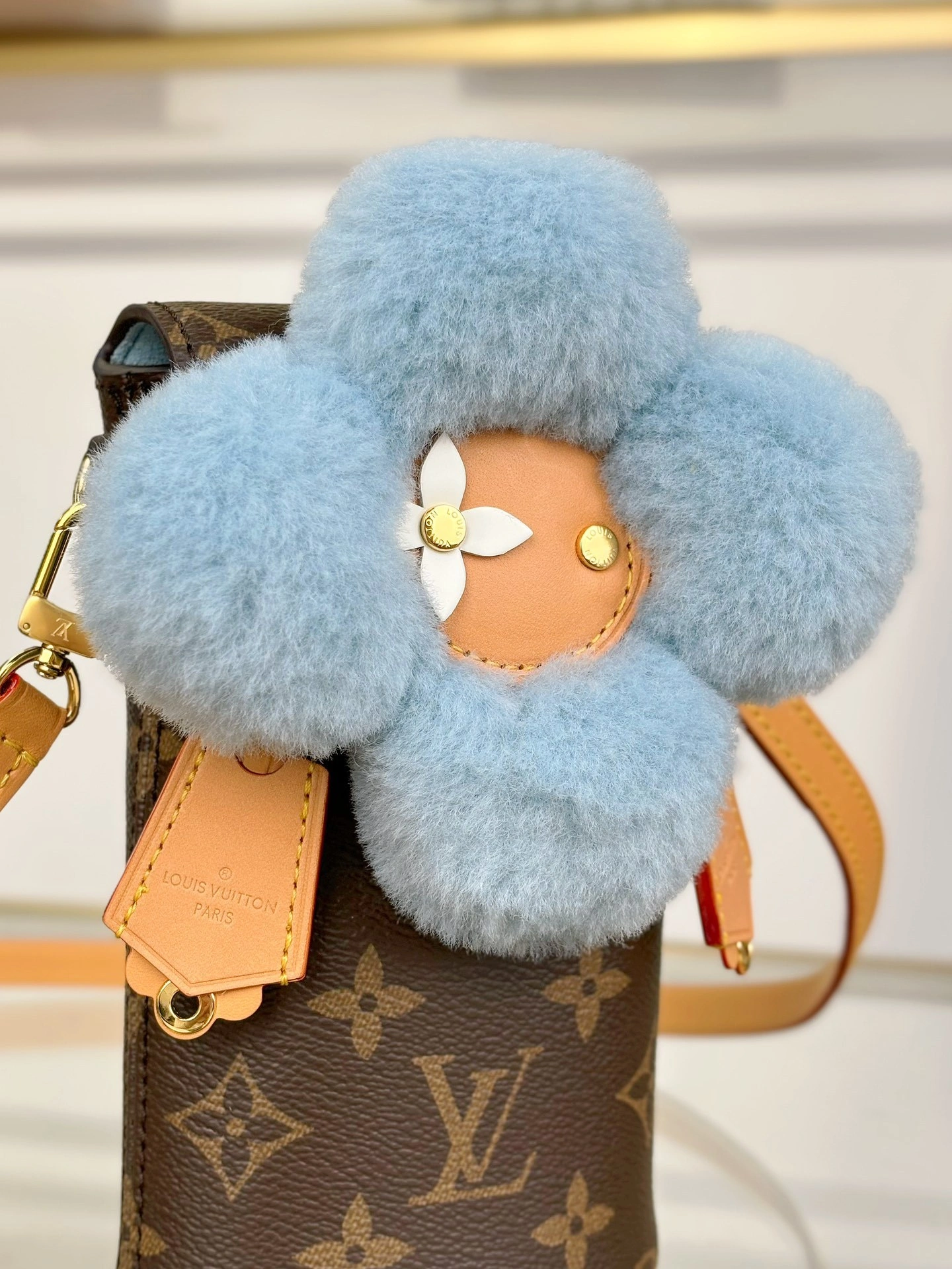 MOMO-- 8V M12269 high quality version VIVIENNE item:E-B000B2117