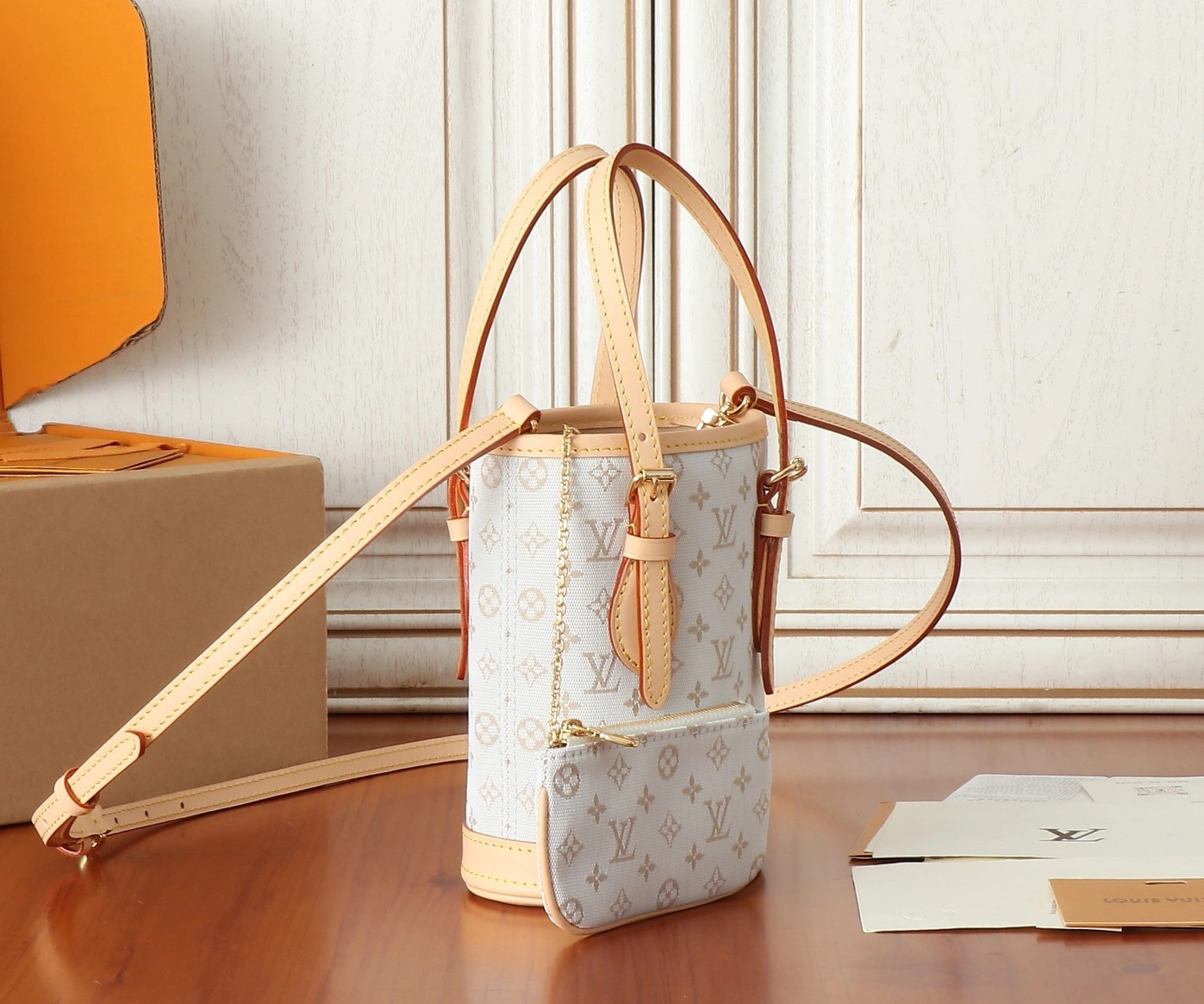 MOMO-- 8V M12317 high quality version Nano Bucket cowhide item:D-B000J0843