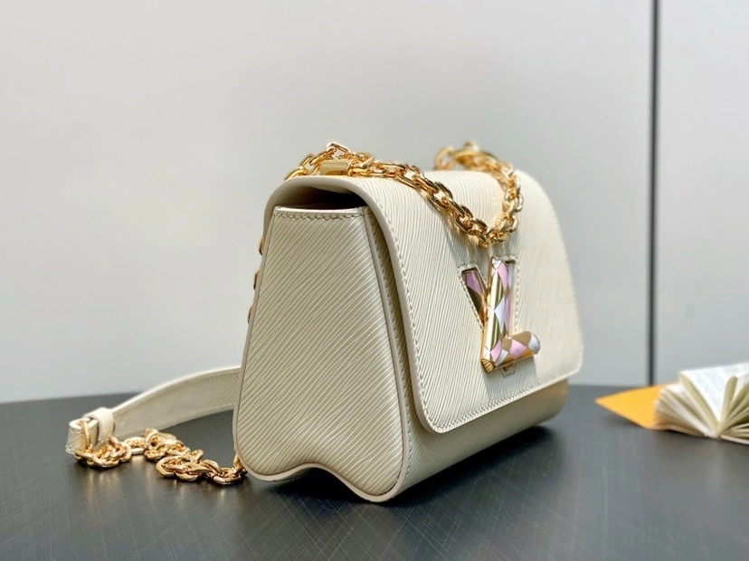 MOMO-- 8V M12507 high quality version Twist item:E-B000K1831