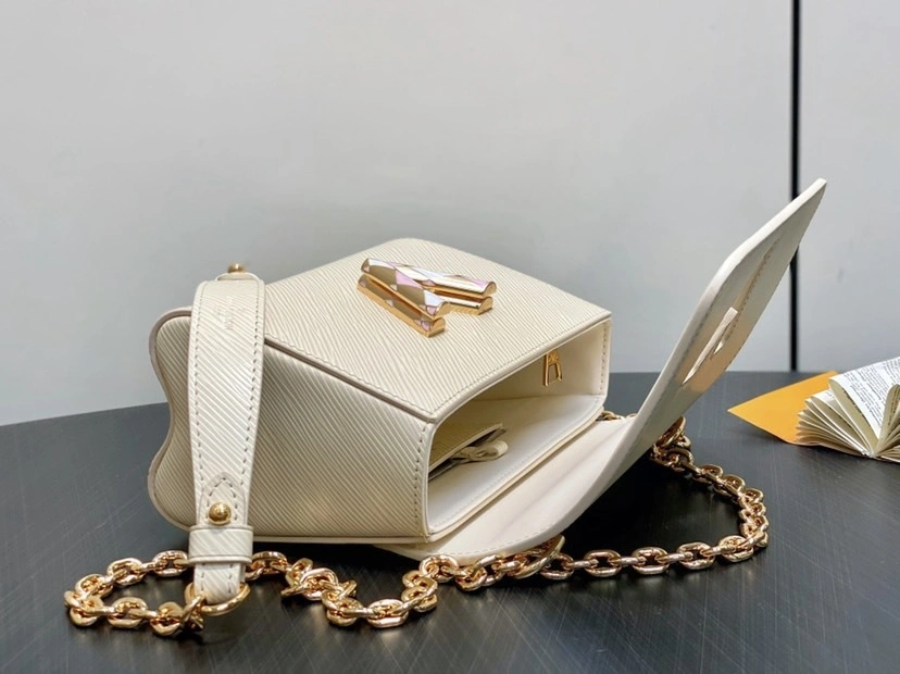 MOMO-- 8V M12507 high quality version Twist item:E-B000K1831