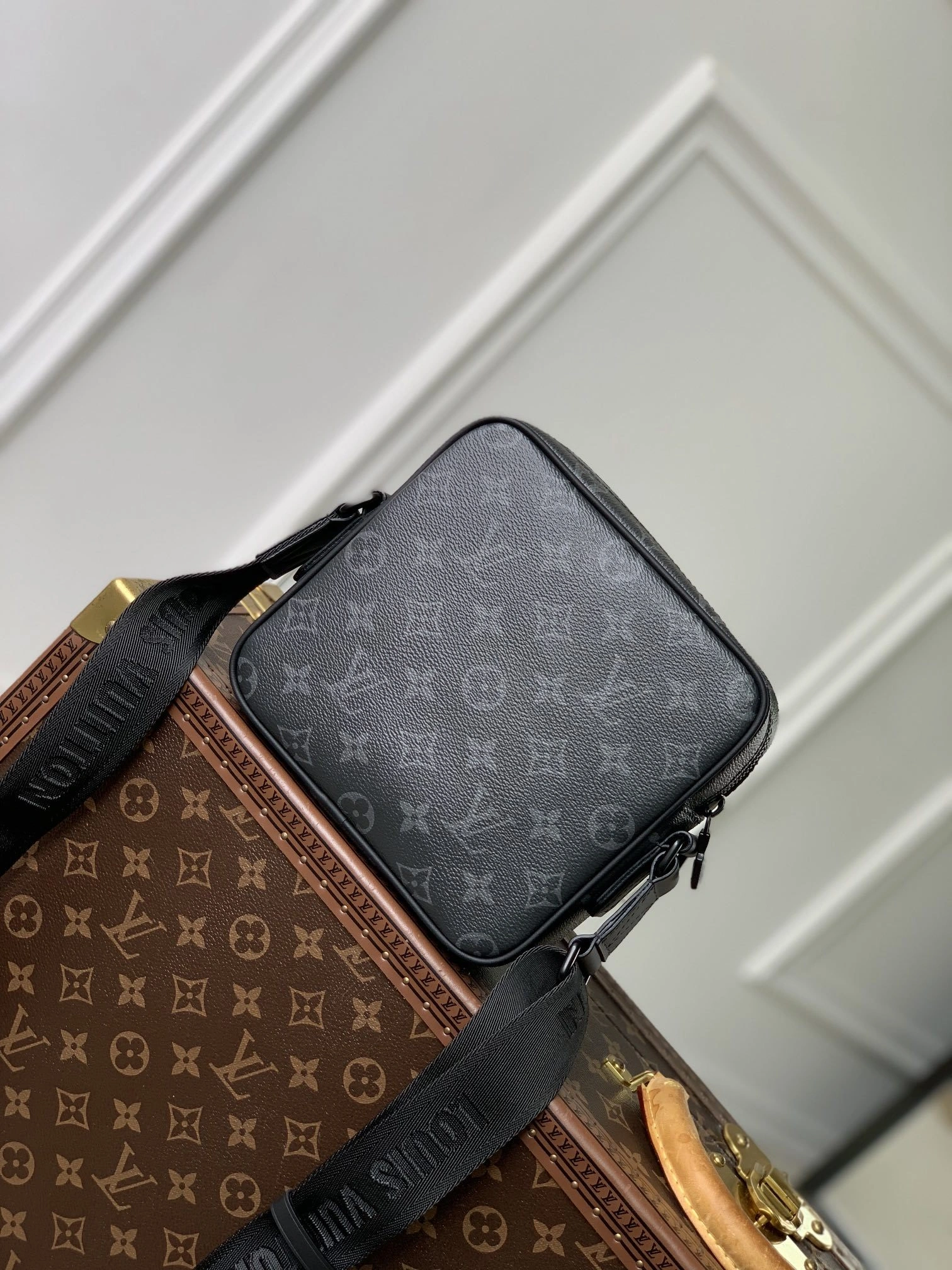 MOMO-- 8V M12518 high quality version Getaway item:E-B000H2763