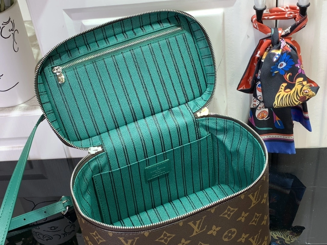 MOMO-- 8V M12667 high quality version Nice BB item:E-B063C0550